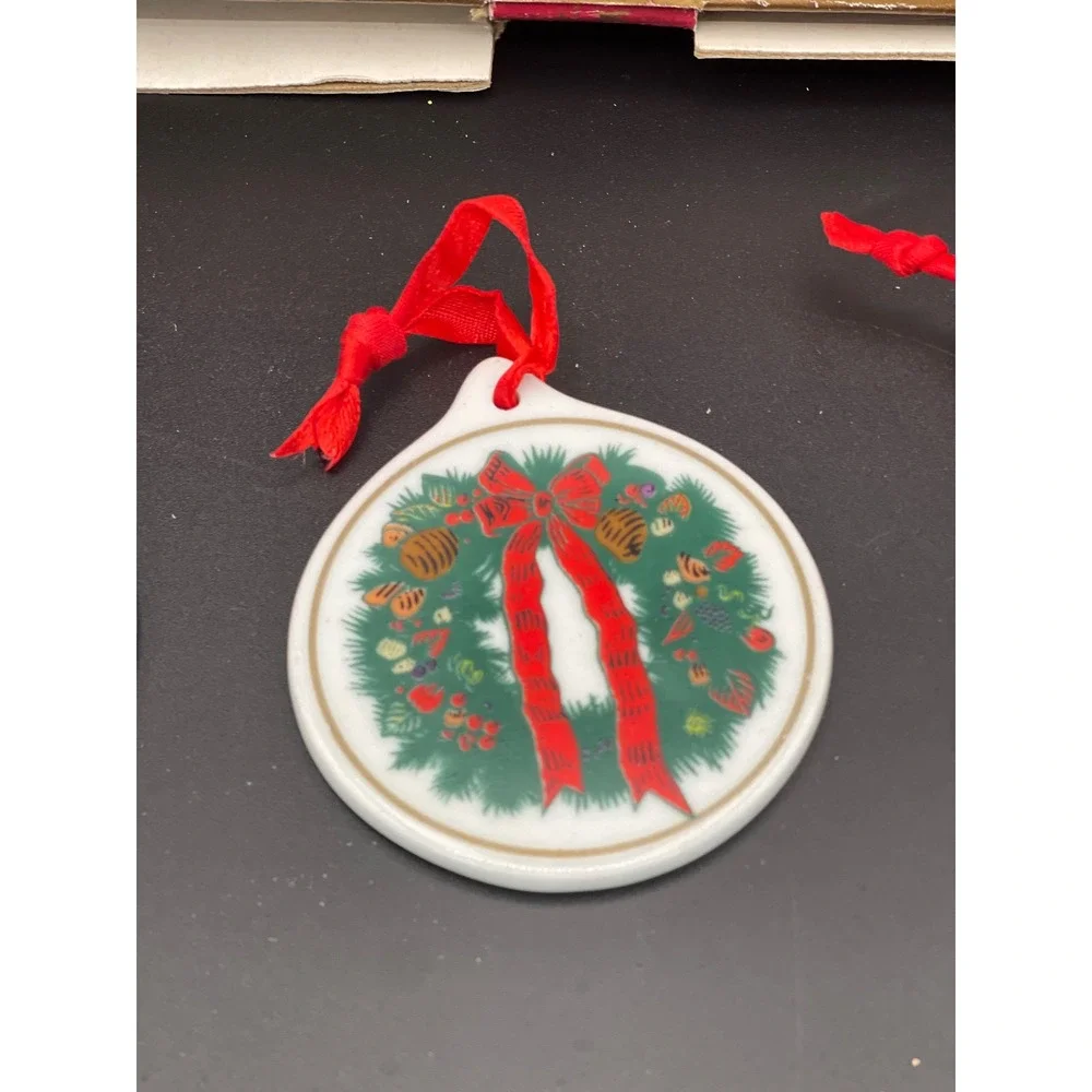 Sears Holiday Ornaments Vintage Porcelain Medallion Set 3 White‎ Red Green